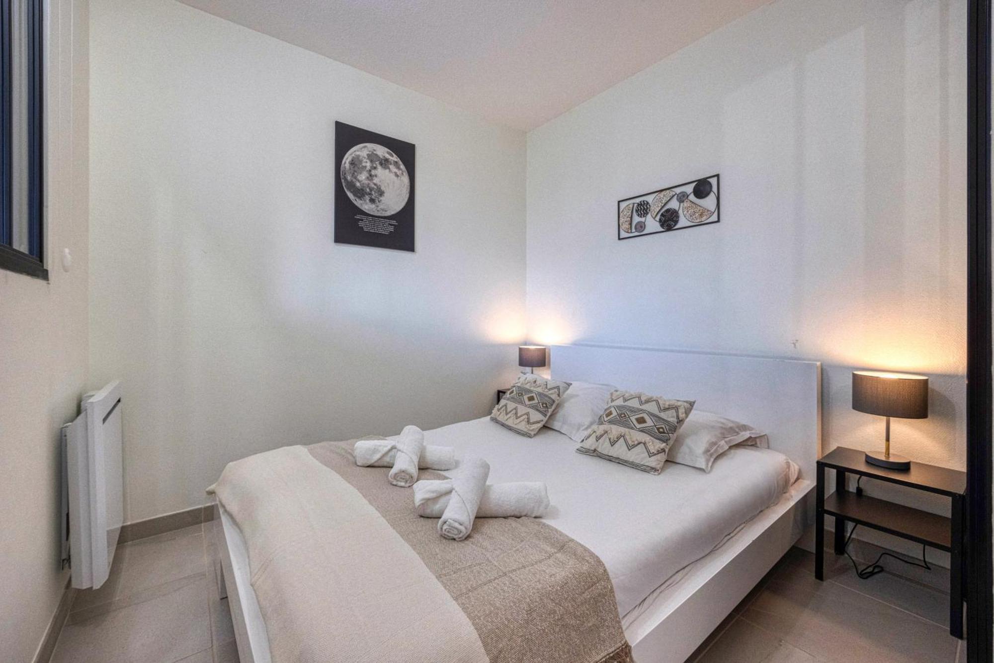 L'Hotelier - Chu / Bein Sport/Canal + Meylan Esterno foto